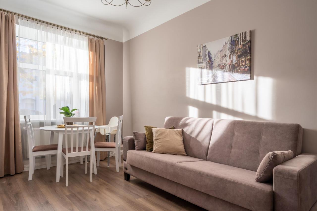 ריגה Stylish Latvian Classic 1-Bedroom Apartment Near City Center, Parks & Public Transport Links מראה חיצוני תמונה
