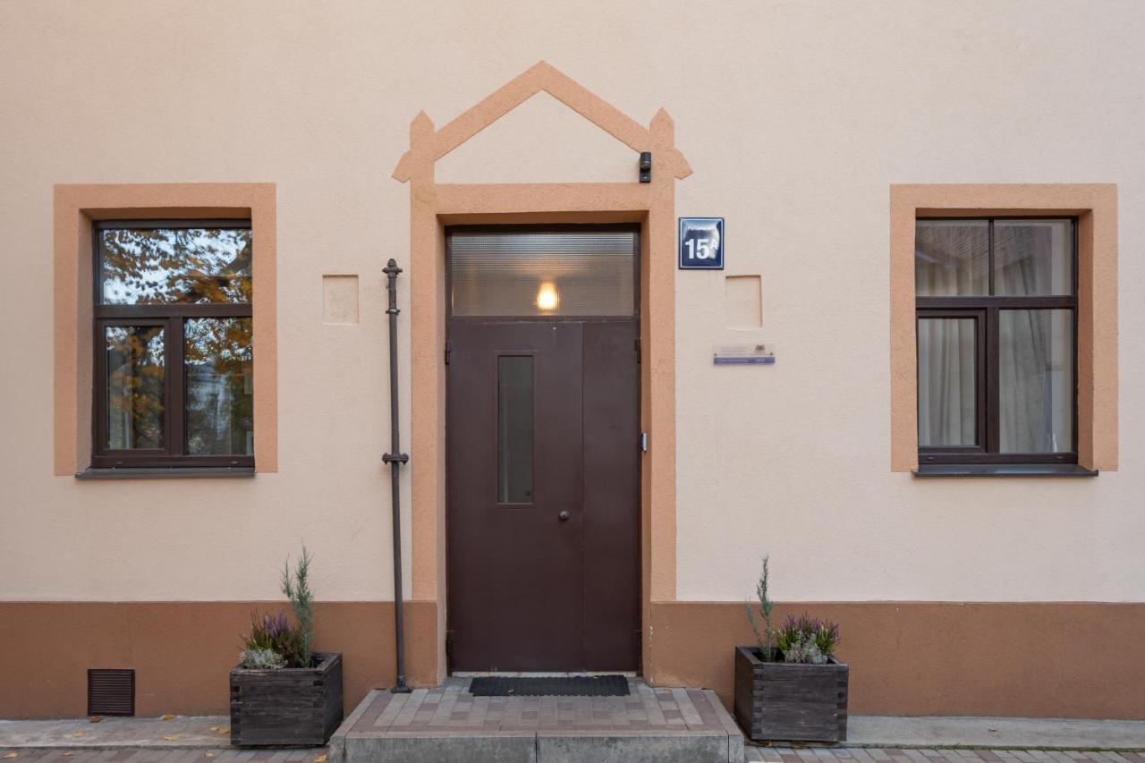 ריגה Stylish Latvian Classic 1-Bedroom Apartment Near City Center, Parks & Public Transport Links מראה חיצוני תמונה